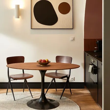 Cosy 1br With Outside Space Near Canal Saint Martin * Parigi